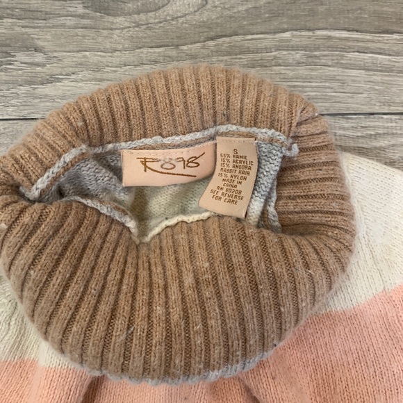 Cozy striped turtleneck sweater🍂 - Picture 3 of 3